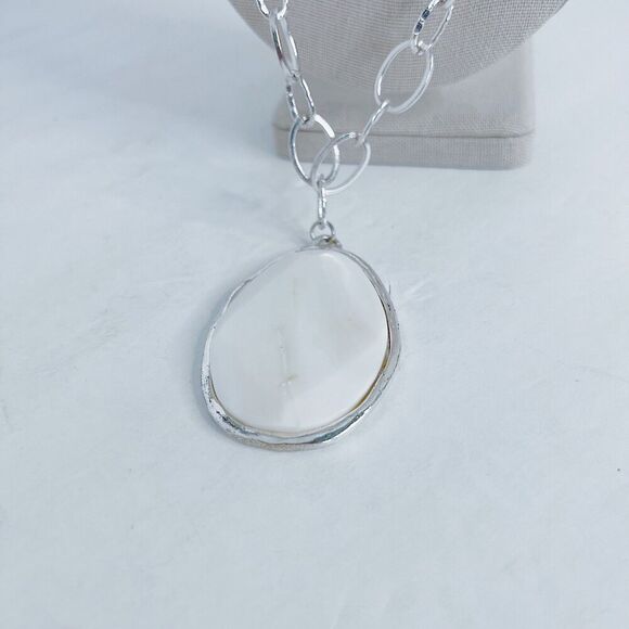 Vintage White Stone Pendant Mother of Pearl Teardrop Silver Chain Necklace - Picture 5 of 7